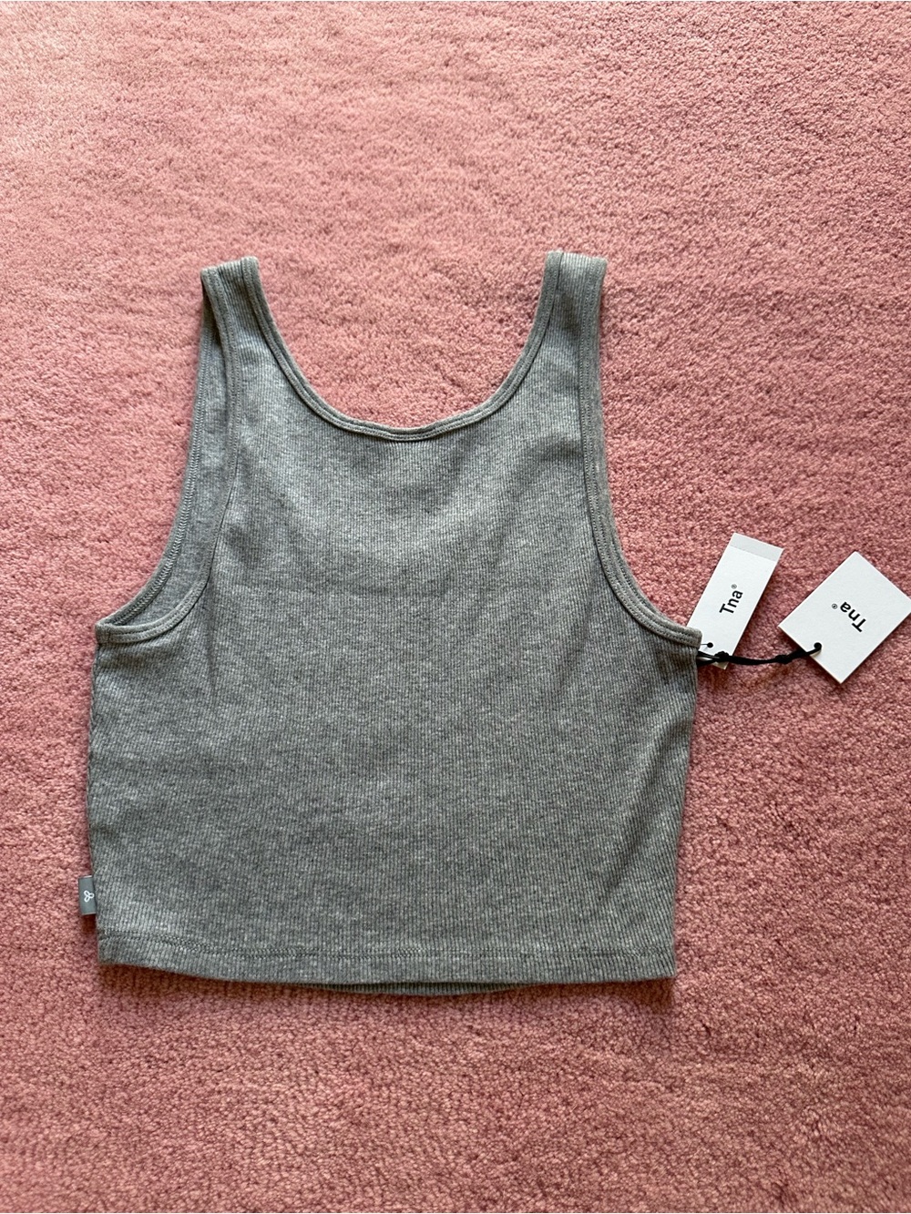 NWT Aritzia Cropped Scoopneck Rib Tank Heather Dover Grey - Picture 3 of 3